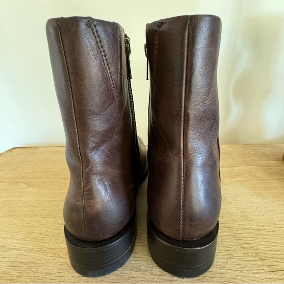 Frye Veronica Leather Zip Booties Size 7 - Picture 3 of 7